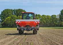 Rozmetadla průmyslových hnojiv Kubota DSX 2550 hydr 