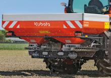Rozmetadla průmyslových hnojiv Kubota DSX 2550 hydr 