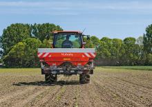 Rozmetadla průmyslových hnojiv Kubota DSX 2800 hydr 
