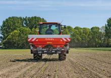 Rozmetadla průmyslových hnojiv Kubota DSX 3225 hydr 