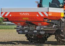 Rozmetadla průmyslových hnojiv Kubota DSX 3225 hydr 