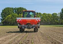 Rozmetadla průmyslových hnojiv Kubota DSX 3900 hydr 