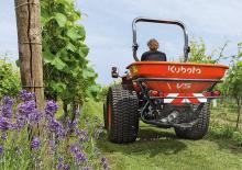 Rozmetadla průmyslových hnojiv Kubota VS400