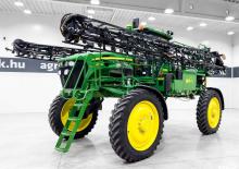 Samojízdné postřikovače John Deere 4730