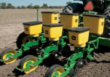 Secí stroje John Deere 1010
