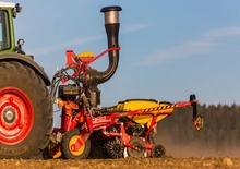 Secí stroje Väderstad Tempo V 8