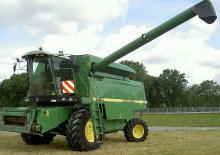 Sklízecí mlátičky John Deere 2254