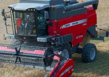 Sklízecí mlátičky Massey Ferguson Activa 7344