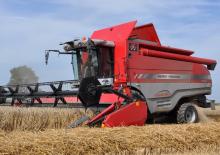 Sklízecí mlátičky Massey Ferguson Centora 7282 AL