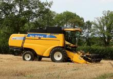 Sklízecí mlátičky New Holland CS 640 E 1E