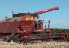 Sklízecí mlátičky Laverda M 132