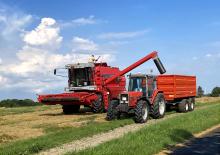 Sklízecí mlátičky Massey Ferguson MF 38 E