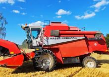 Sklízecí mlátičky Massey Ferguson MF 7238