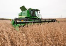 Sklízecí mlátičky John Deere S 660 i