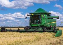 Sklízecí mlátičky John Deere S760