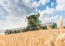 Sklízecí mlátičky John Deere S780 