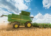 Sklízecí mlátičky John Deere S780
