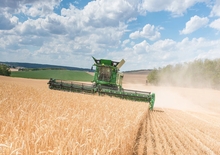 Sklízecí mlátičky John Deere S785 