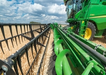 Sklízecí mlátičky John Deere S790 