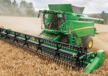 Sklízecí mlátičky John Deere T 670