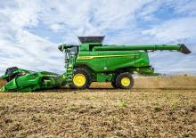 Sklízecí mlátičky John Deere T6 500  