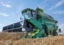 Sklízecí mlátičky John Deere W330 PTC
