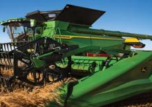 Sklízecí mlátičky John Deere X9 1100 