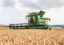Sklízecí mlátičky žací lišty John Deere 730X