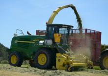 Sklízecí řezačky - pohon na 2 kola John Deere 7500