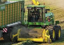 Sklízecí řezačky - pohon na 2 kola John Deere 7550