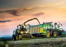 Sklízecí řezačky - pohon na 2 kola John Deere 8700