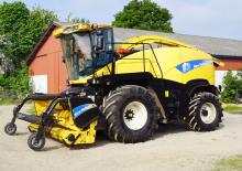 Sklízecí řezačky - pohon na 4 kola New Holland FR 9050