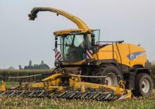Sklízecí řezačky - pohon na 4 kola New Holland FR 9080