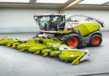 Sklízecí řezačky - pohon na 4 kola Claas Jaguar 830