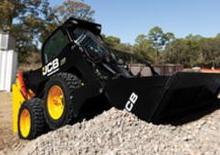 Smykem řízené nakladače JCB 135