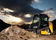 Smykem řízené nakladače JCB 150T