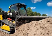 Smykem řízené nakladače JCB 205T