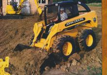 Smykem řízené nakladače John Deere Construction 240