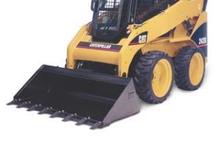 Smykem řízené nakladače Caterpillar 242B II