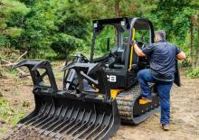 Smykem řízené nakladače JCB 270T