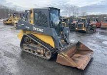 Smykem řízené nakladače John Deere Construction 319E