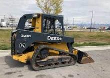 Smykem řízené nakladače John Deere Construction 323D