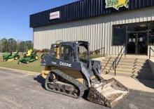 Smykem řízené nakladače John Deere Construction 323E