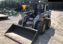 Smykem řízené nakladače John Deere Construction 328D