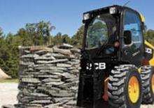 Smykem řízené nakladače JCB 330