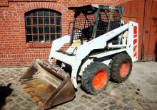 Smykem řízené nakladače Bobcat 643
