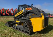 Smykem řízené nakladače New Holland C332 