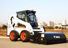 Smykem řízené nakladače Bobcat Earthforce S18