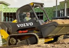 Smykem řízené nakladače Volvo MCT125C