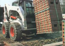 Smykem řízené nakladače Bobcat S 330